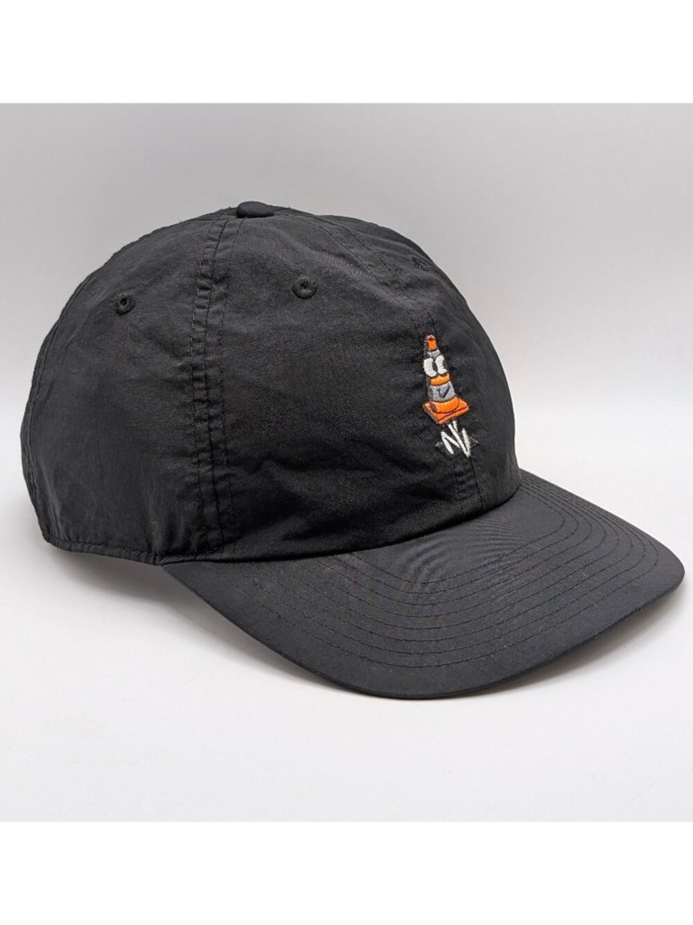 Nike SB Skateboard Safety Cone Hat Black Unisex Adjustable Swoosh Strap Back Cap